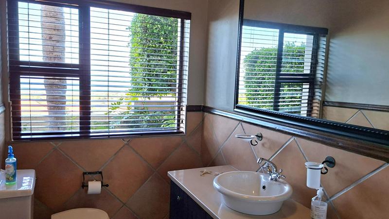 4 Bedroom Property for Sale in Avonddans Western Cape